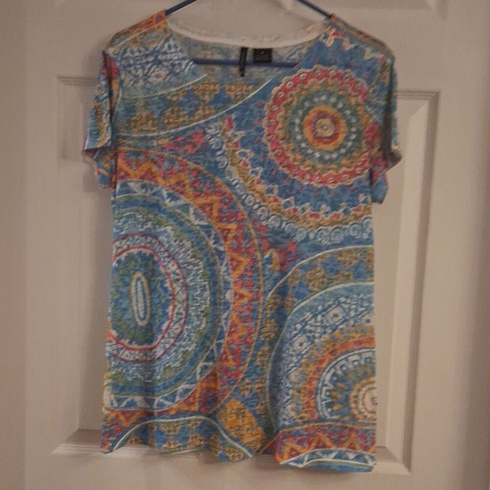 New Directions Size M Women's Multicolor Geometric Short Sleeve Knit Top